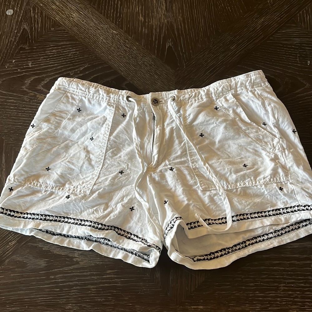 Gap linen/cotton blend shorts, size 8